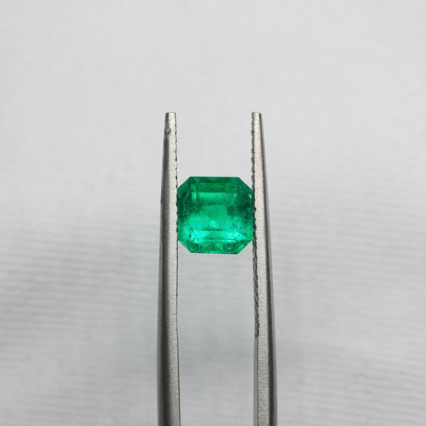 Emerald Vivid Green Color From Muzo,Colombia