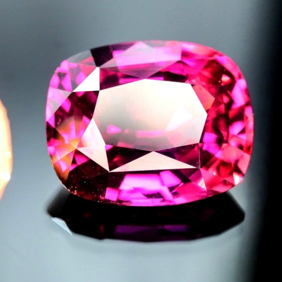 Color Change Malaya Garnet IGS Certified Untreated From East Africa Mine