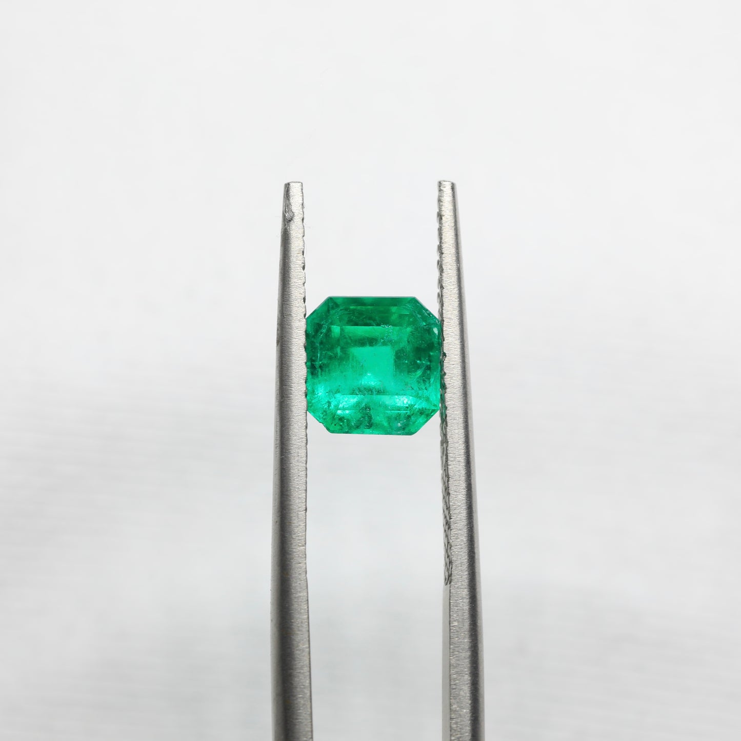 Emerald Vivid Green Color From Muzo,Colombia