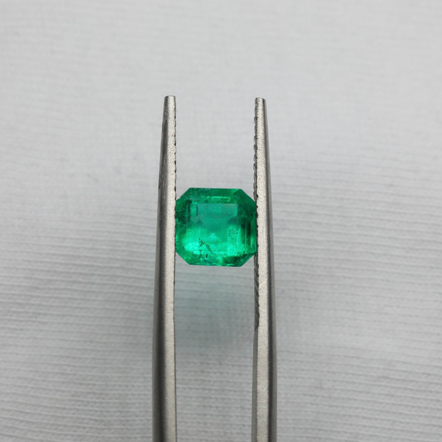 Emerald Vivid Green Color From Muzo,Colombia