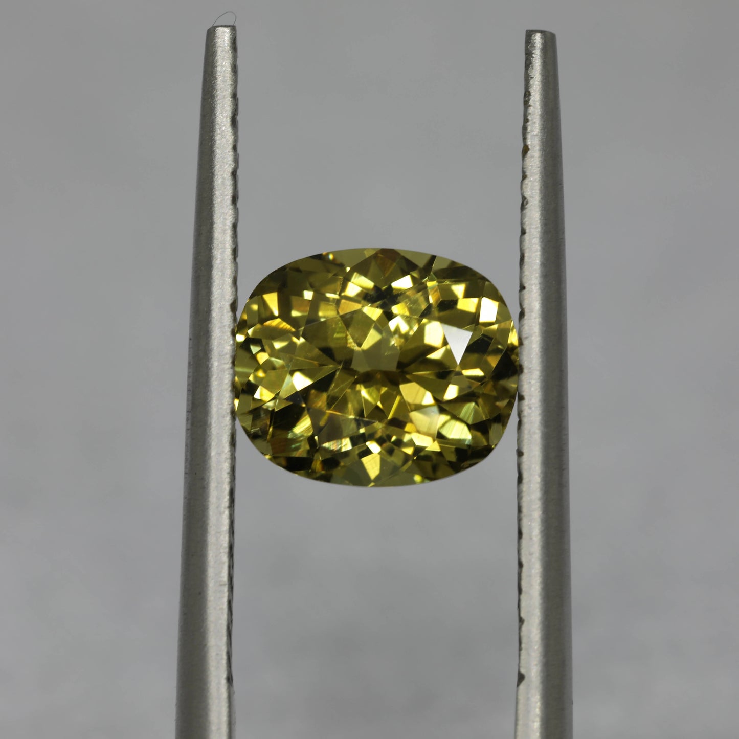 Yellow Chrysoberyl from Ratnapura, Sri-Lanka