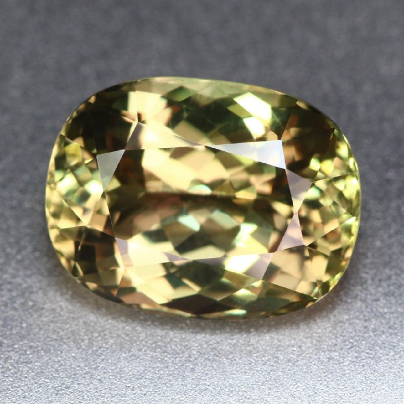 Color Changing Diaspore From Anatolia, Turkey