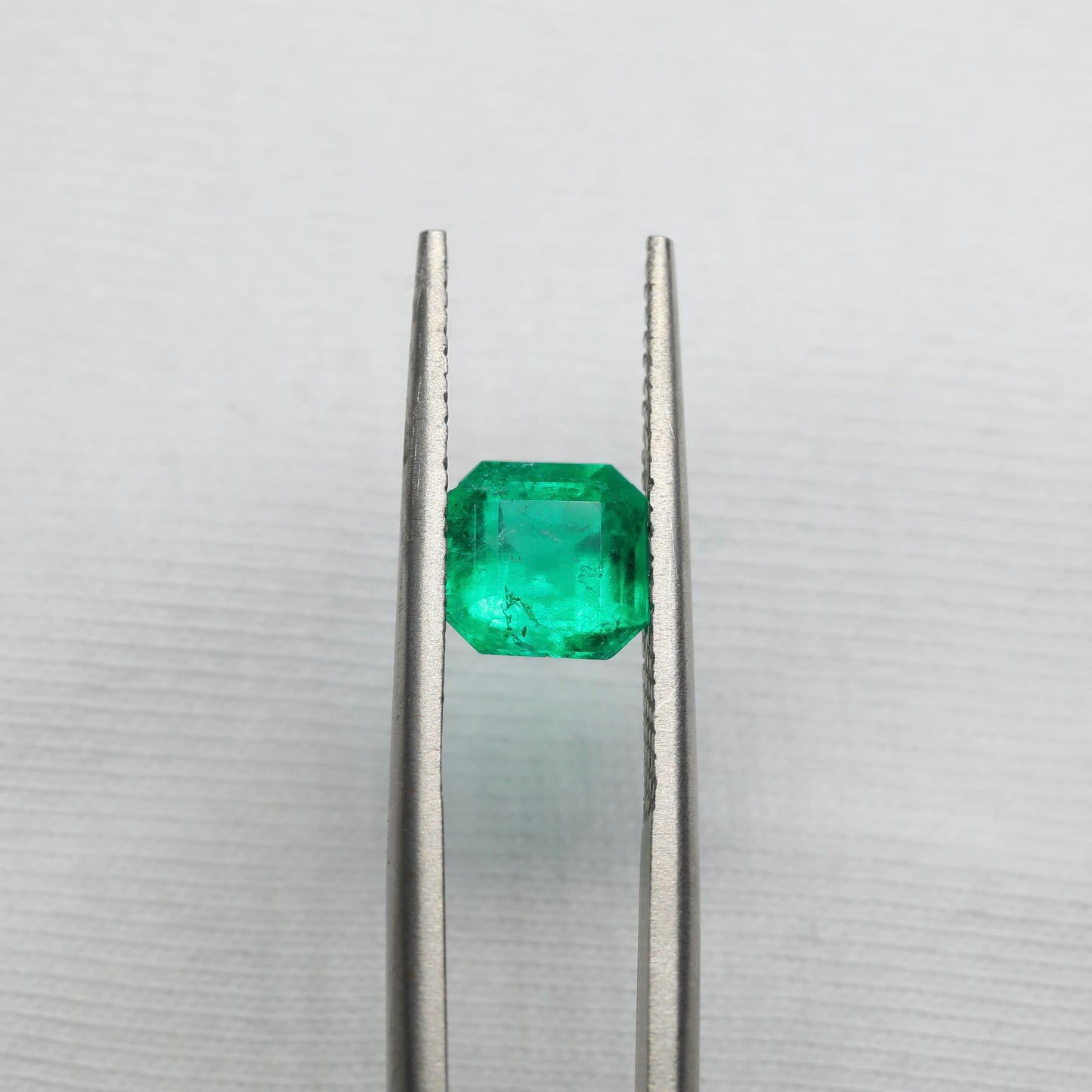 Emerald Vivid Green Color From Muzo,Colombia