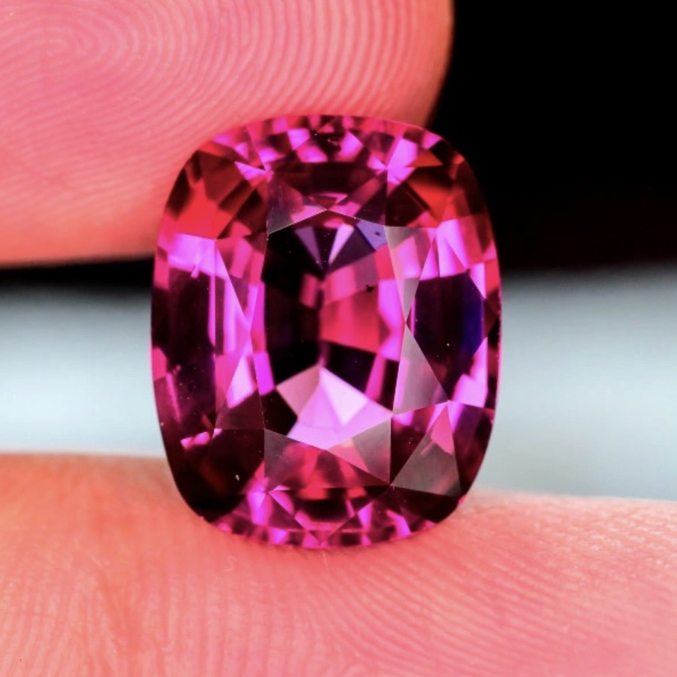Color Change Malaya Garnet IGS Certified Untreated From East Africa Mine